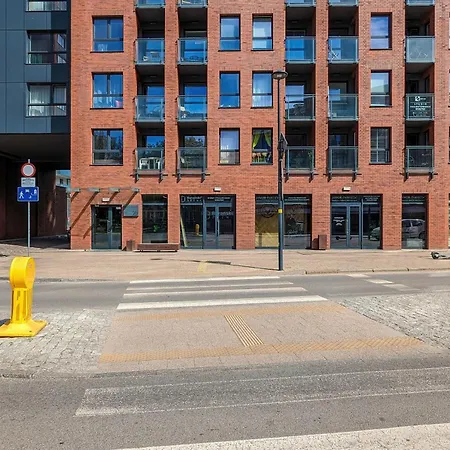 Bastion Walowa With Parking By Renters Prestige Apartmán